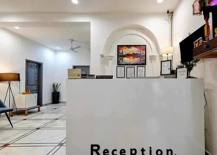 Gallivanto Inn - Rohini
