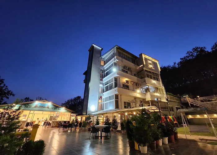 Hotel Rajpur Heights