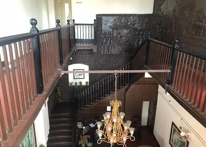 Chanakya Bnr Hotel