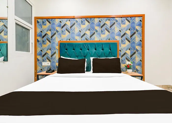 Super Townhouse Hotel Silver Saffron