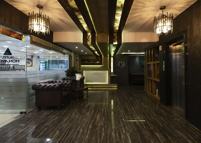 Hotel Monarch International