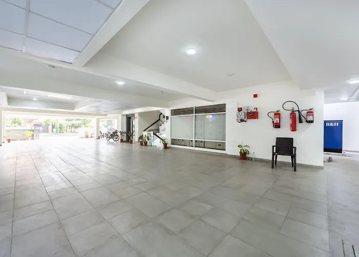 Palm Stay - Studios & Rooms