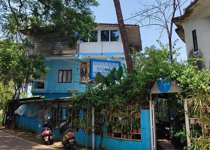 Anjoned Hostel & Cafe
