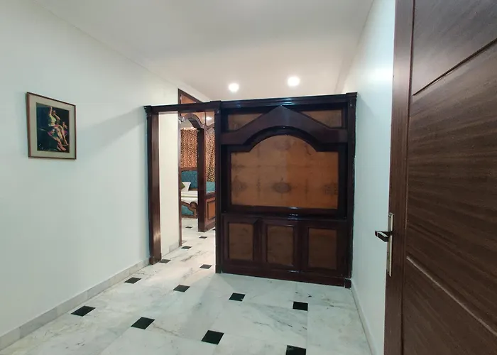 Hotel Orchid Garden Karol Bagh