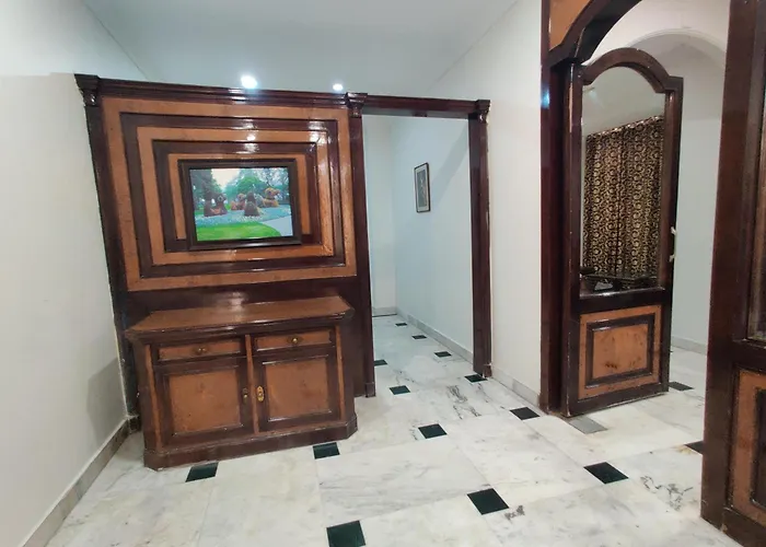 Hotel Orchid Garden Karol Bagh
