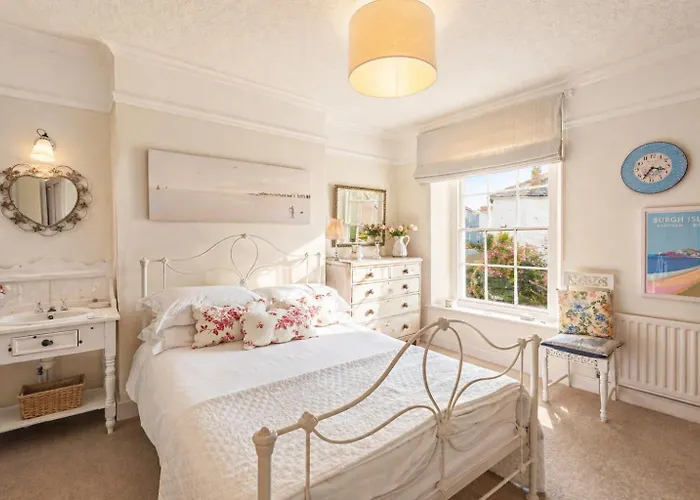 The Old Post Office - Parking Available - 75 Meters Estuary