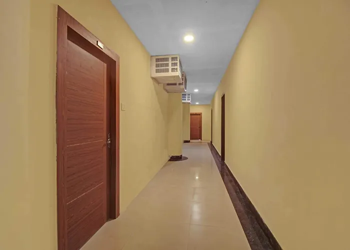 Collection O Hotel Aqua Villa Near Netaji Subhash Chandra Bose International Airport