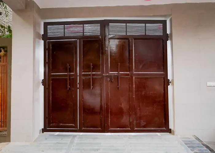 Hotel The Arrow Near Paschim Vihar