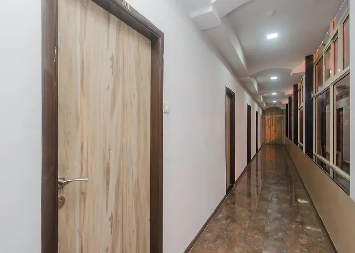 Super Hotel O Divine Residency Near Phoenix Marketcity