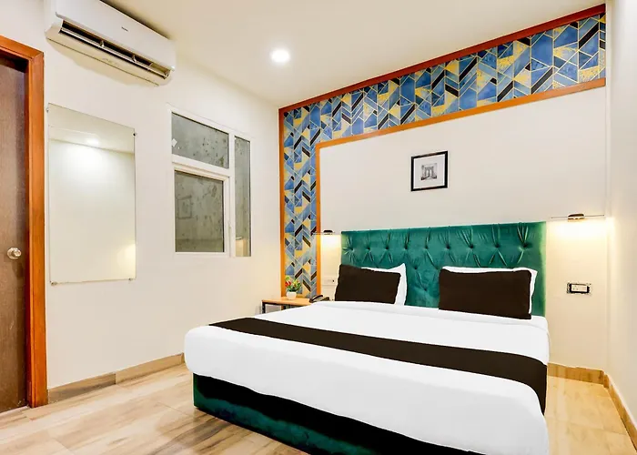 Super Townhouse Hotel Silver Saffron