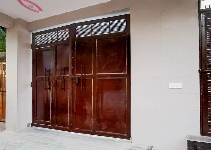 Hotel The Arrow Near Paschim Vihar