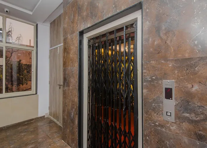 Hotel O Divine Residency Near Phoenix Marketcity