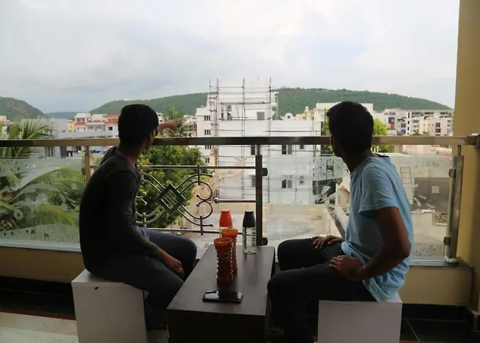 Homey Suites - Vizag Beach