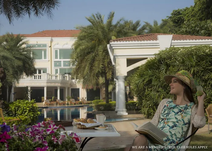 The Palms Town & Country Club - Resort