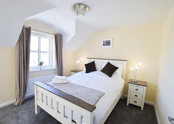 Hillyard Mews