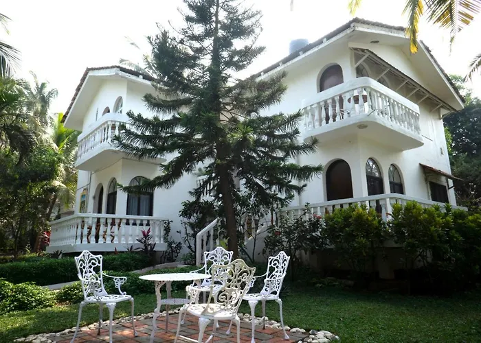 Colonia Santa Maria, A Club M Associate
