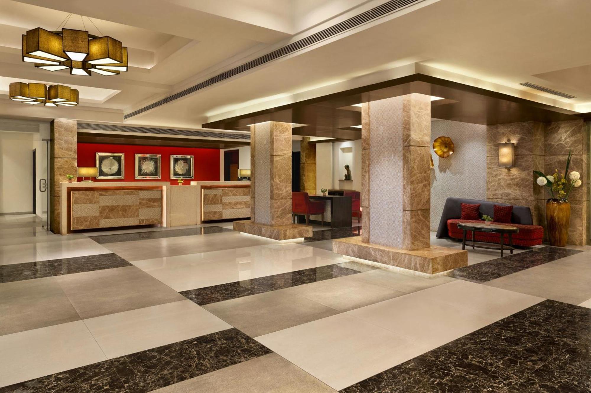 Where to Stay Near Viceroy's Arch: 2 Best Business Hotels