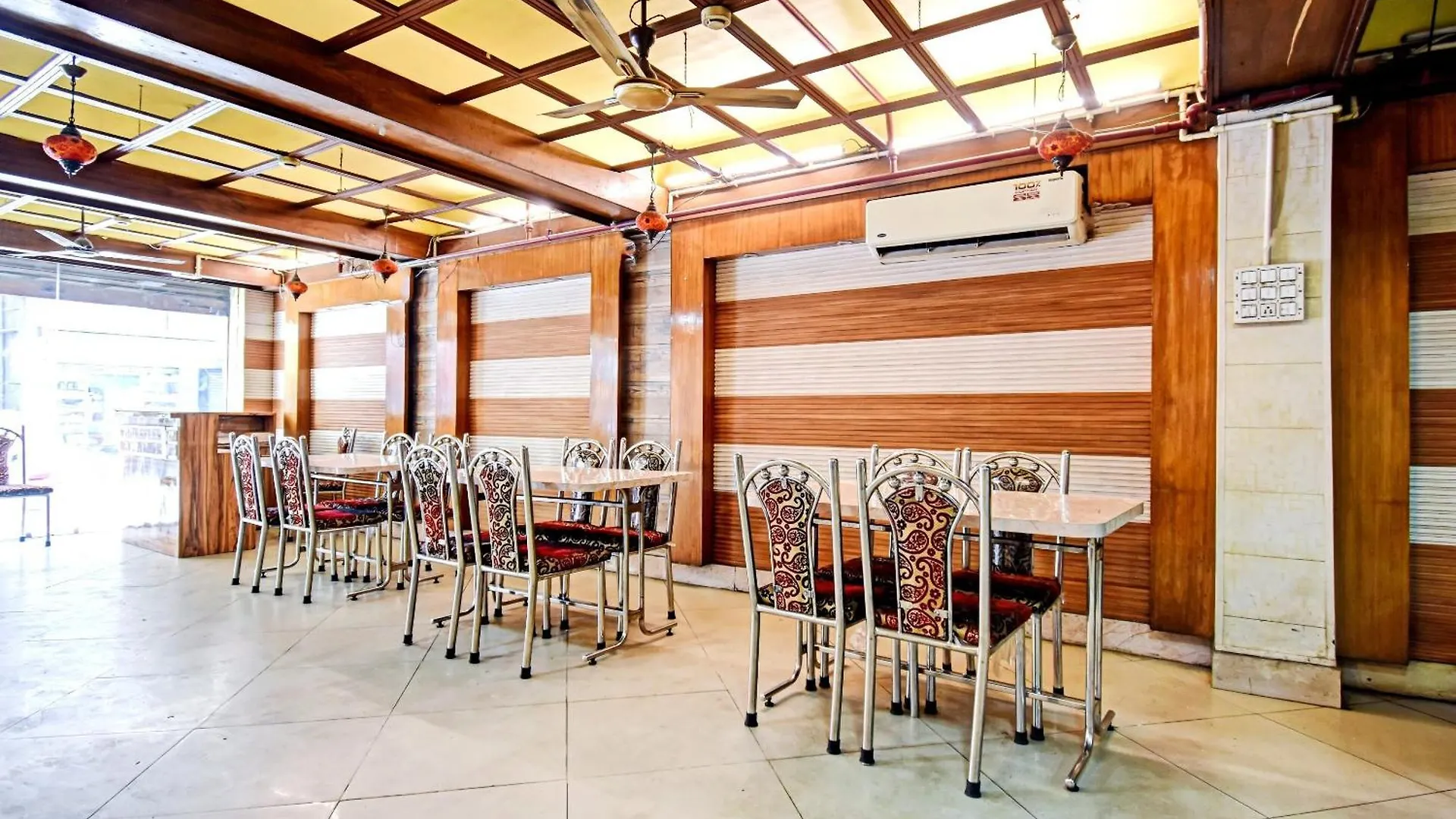 4 OYO Hotels Close to NIFT Kolkata Worth Booking