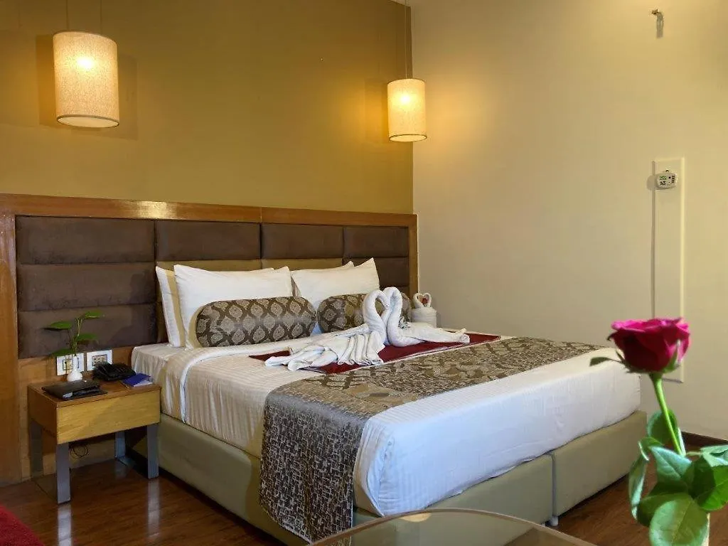 15 Smart Business Hotels Near Tipu Sultan's Summer Palace
