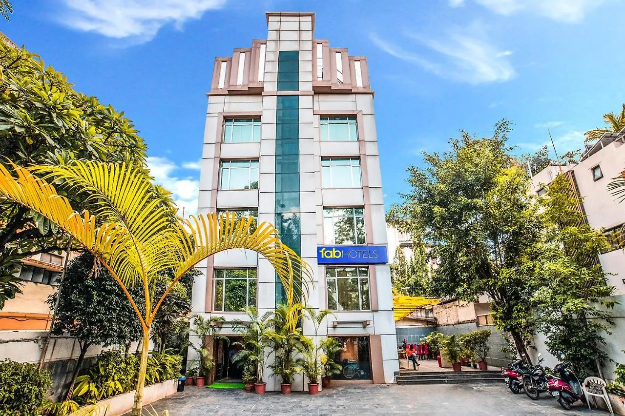 5 Business Hotels Near Empress Botanical Gardens Worth Booking