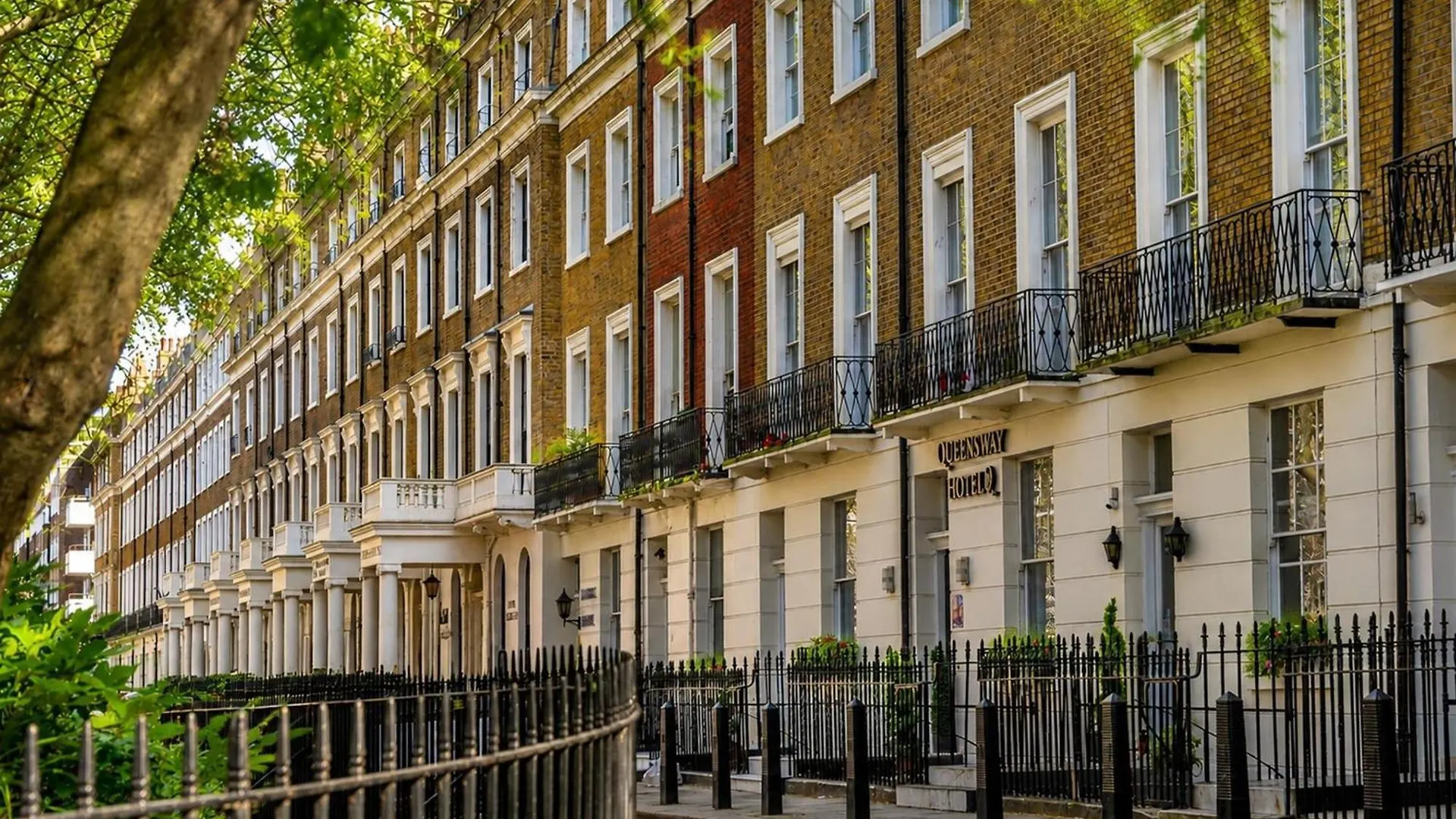 15 Budget Hotels Close to Houses of Parliament Worth Booking