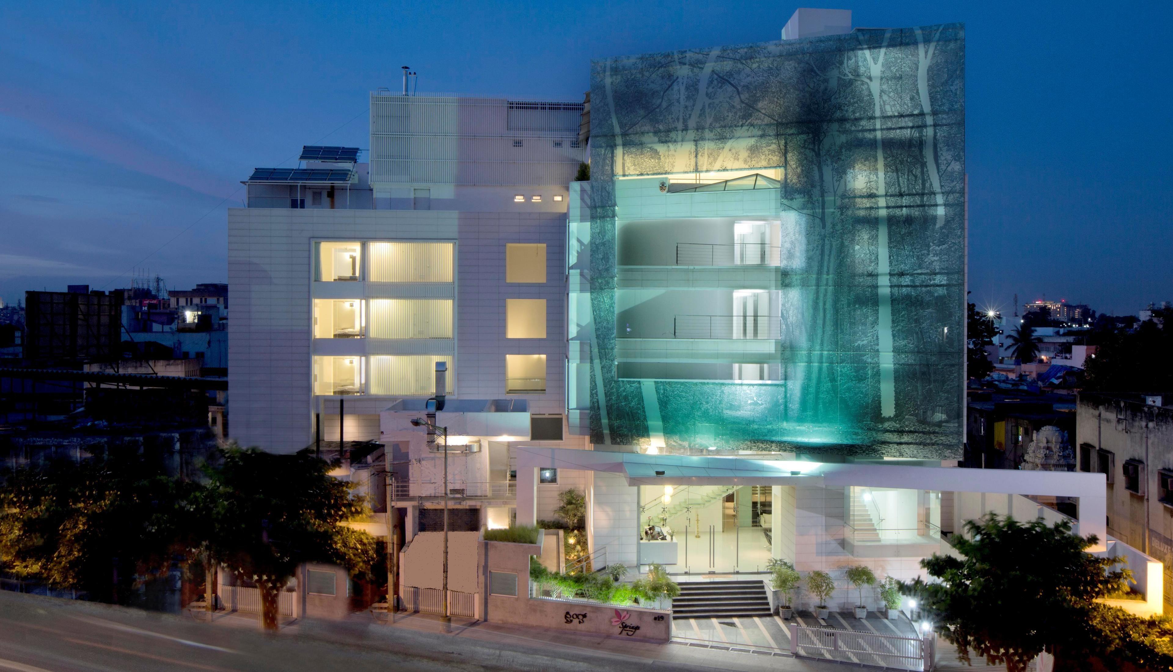 15 Business Hotels Near Freedom Park for Work Stays