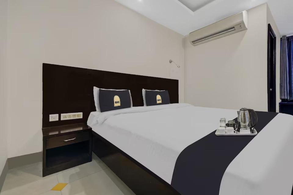 15 Airport Hotels Near City Palace Jaipur Worth Booking
