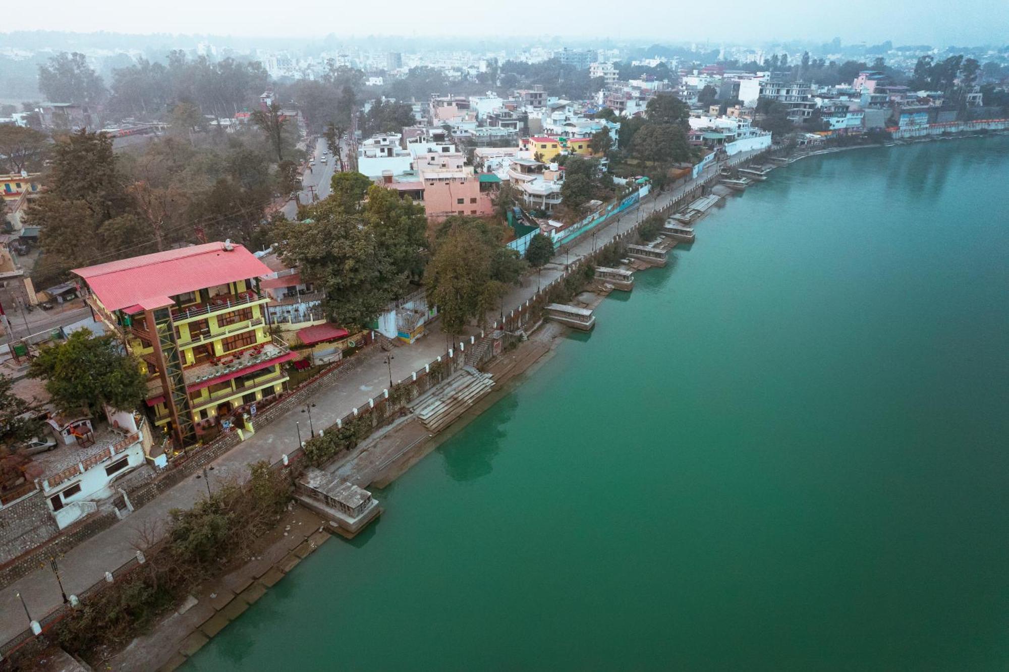 Where to Stay Near Triveni Ghat: 11 Best Spa Hotels