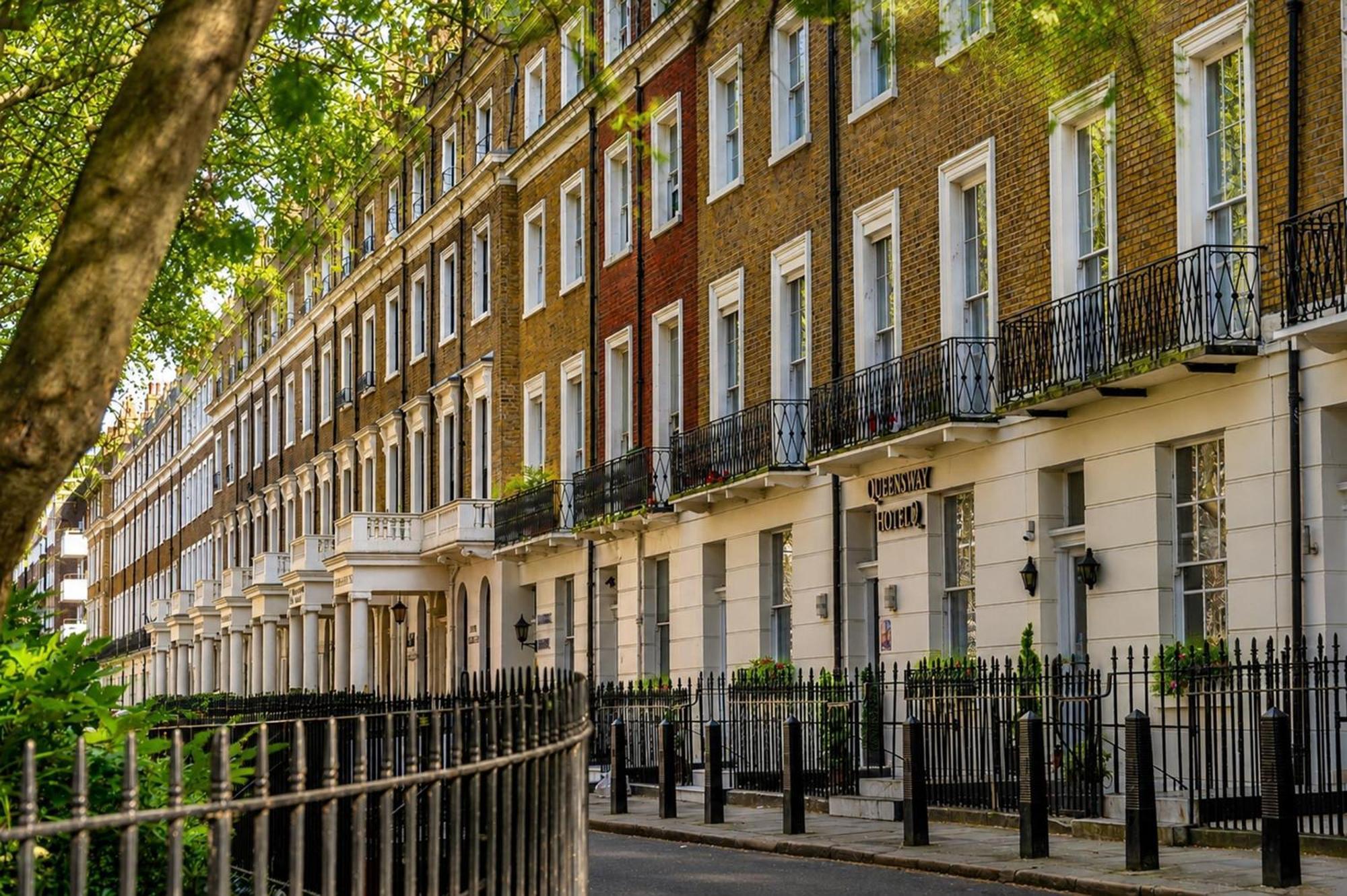 15 Budget Hotels Close to Houses of Parliament Worth Booking