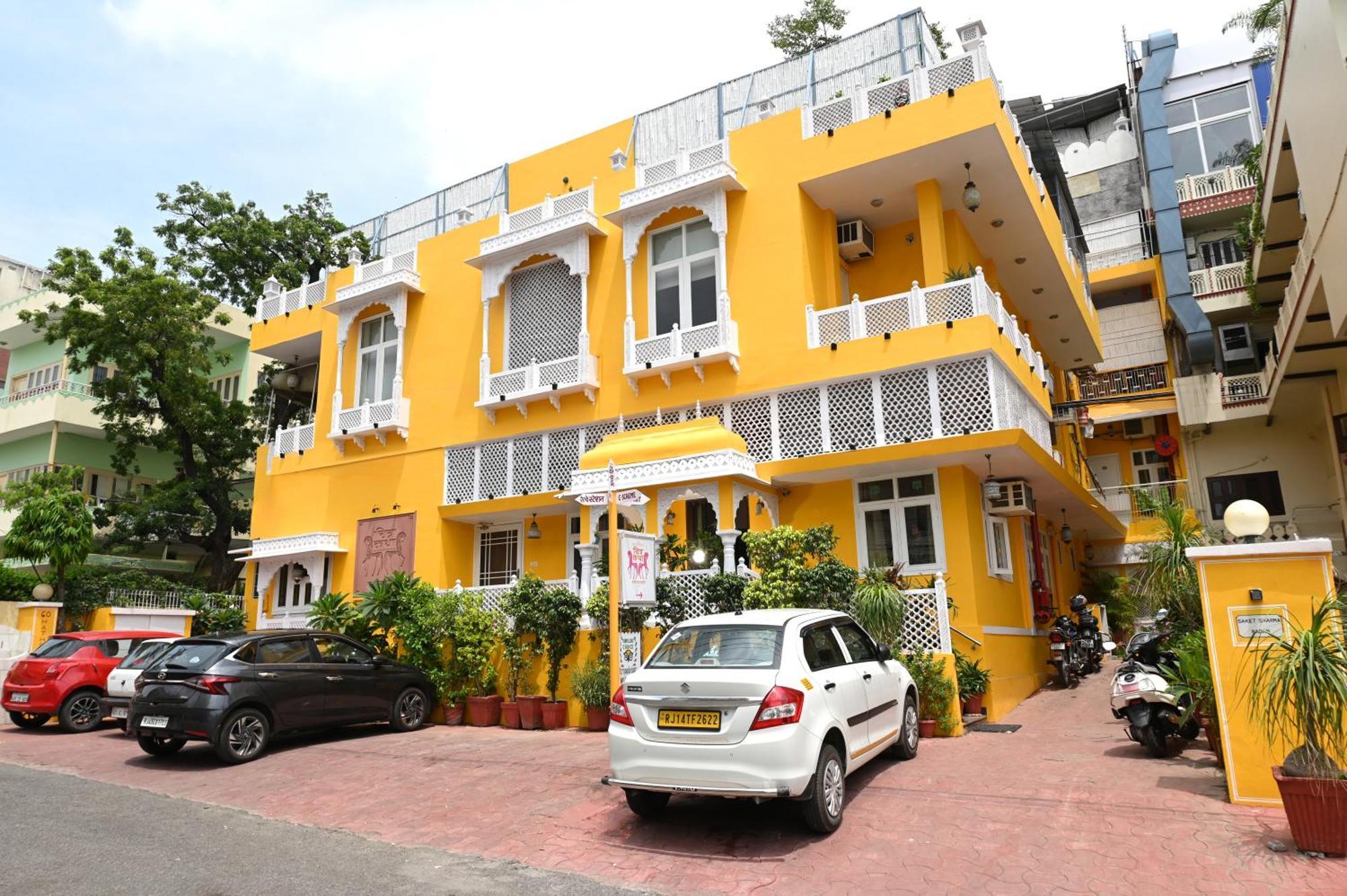 Where to Stay Near Hawa Mahal: 5 Family Hotels Reviewed